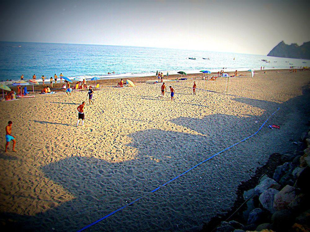 Camping La Focetta Sicula SantʼAlessio Siculo Exterior foto
