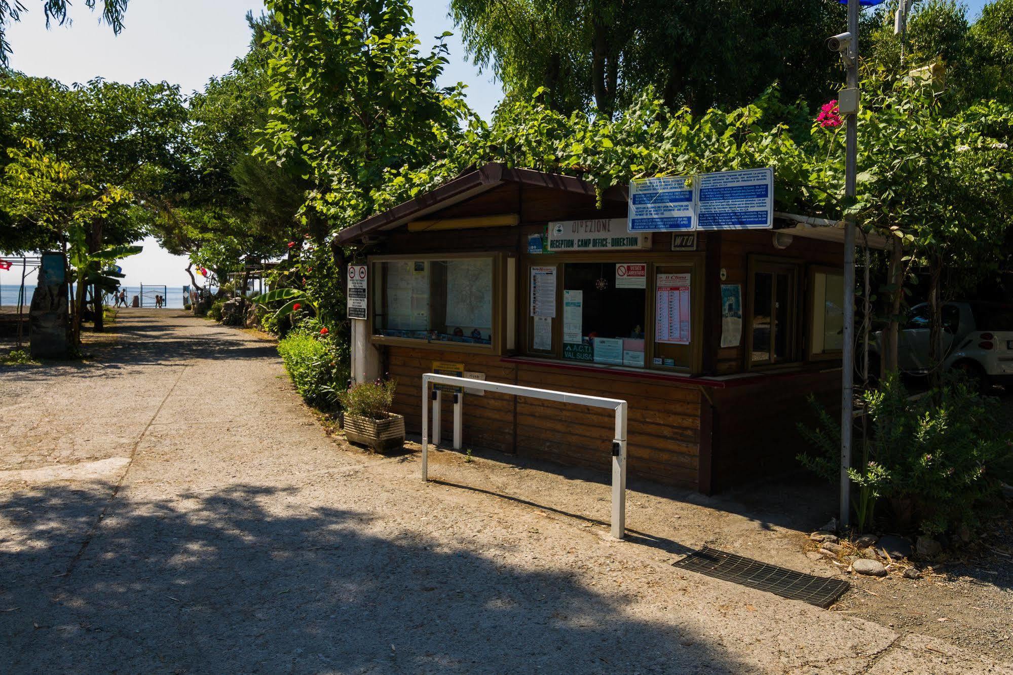 Camping La Focetta Sicula SantʼAlessio Siculo Exterior foto